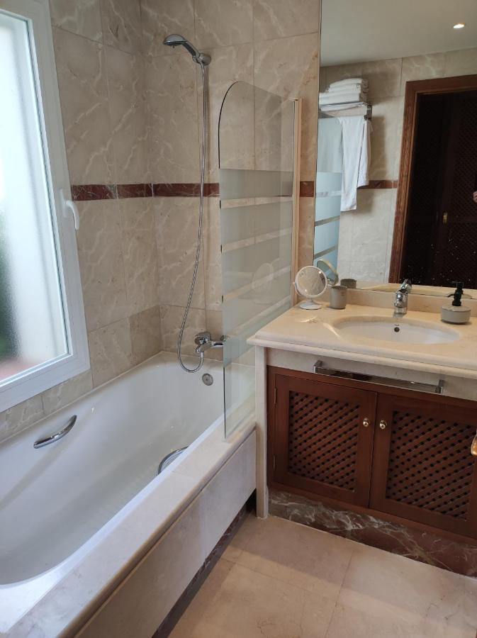 Costalita On The Beach - 3 Bedroom Cosy Apartment Estepona Eksteriør bilde